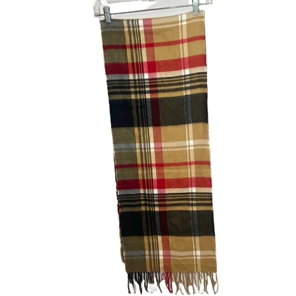 D&Y Softer Than Cashmere Plaid Scarf. New With Tags.